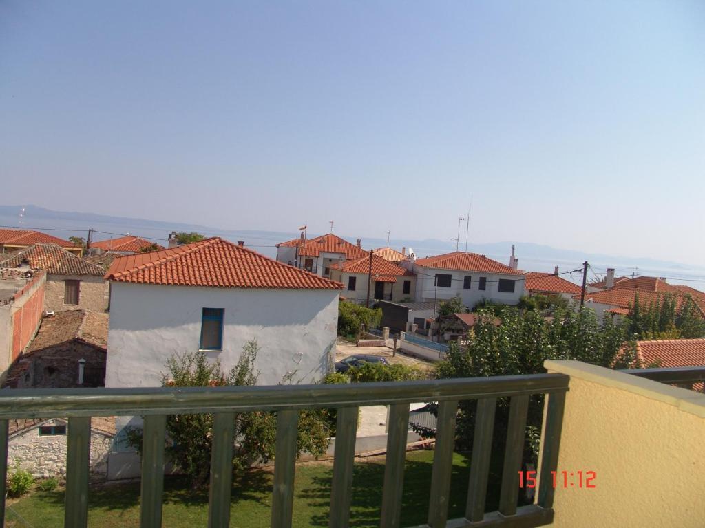 Nikos Apartments Afytos Exterior photo