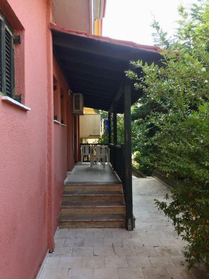 Nikos Apartments Afytos Exterior photo